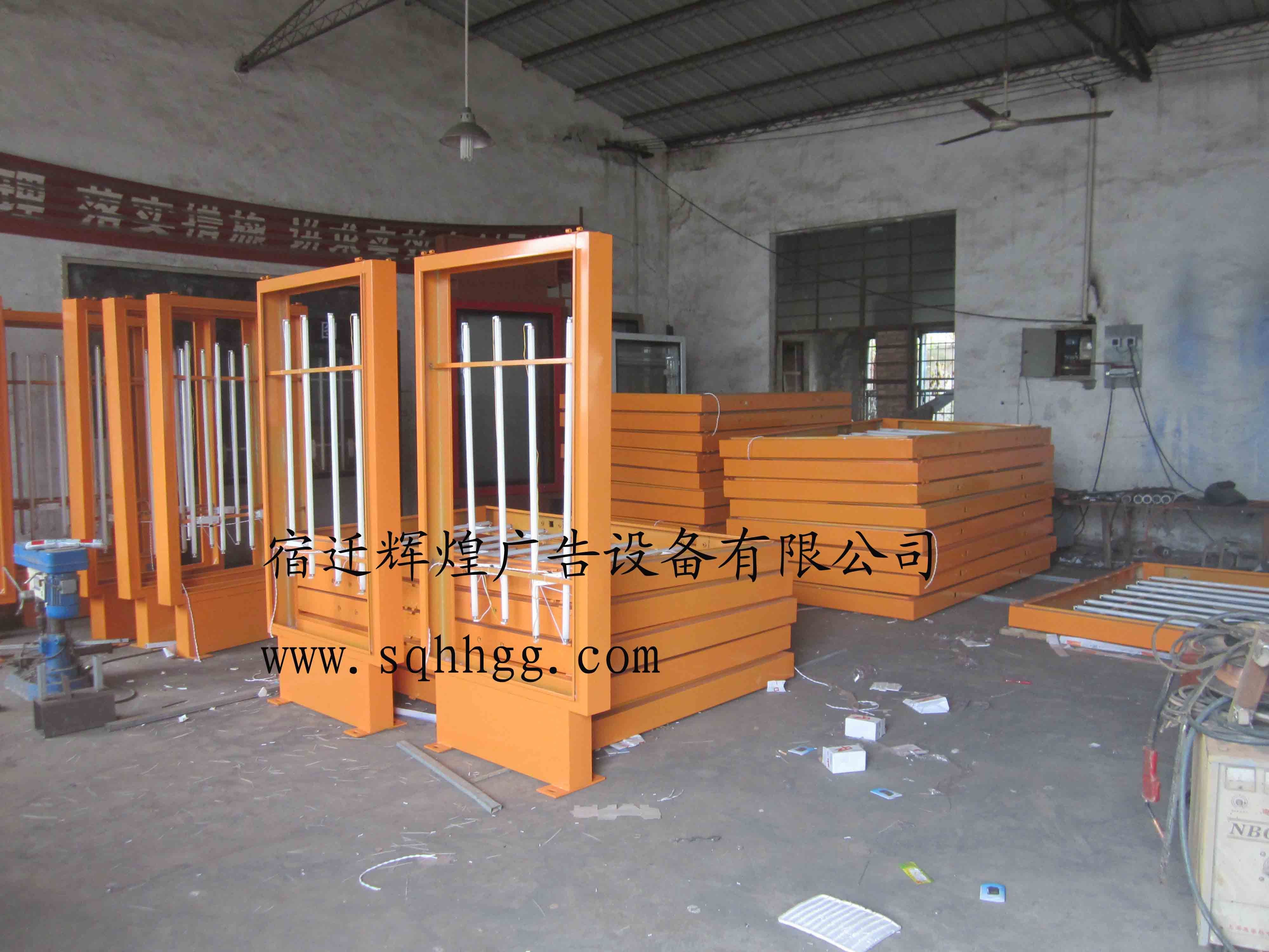 湖南客戶訂購的公交候車亭生產(chǎn)中